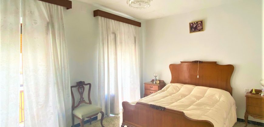Venta de casas en Bujalance. Amplia casa independiente.