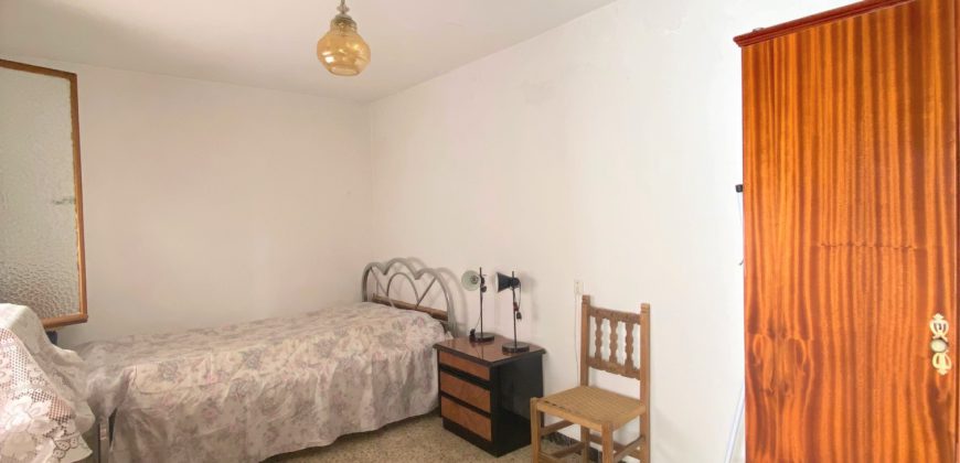 Venta de casas en Bujalance. Amplia casa independiente.