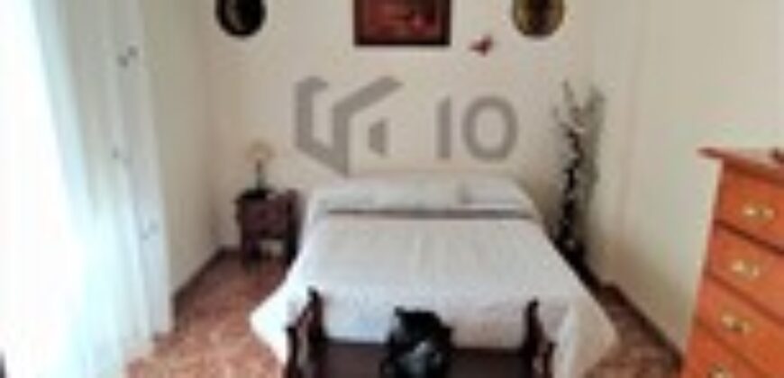 Casa en venta Bujalance. Tres viviendas.