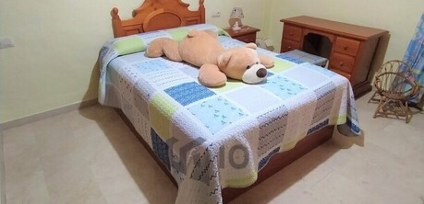 Venta casa Bujalance. Con piscina y cochera.