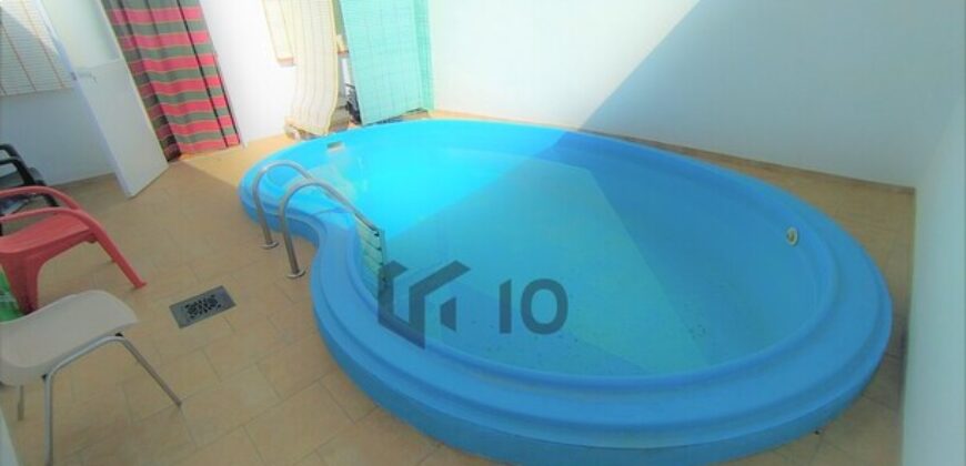 Venta casa Bujalance. Con piscina y cochera.