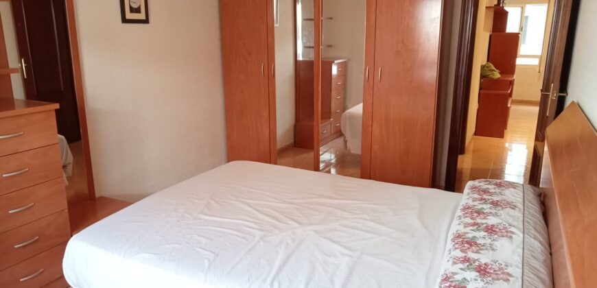 Piso reformado en zona céntrica de Córdoba con terraza y vistas despejadas